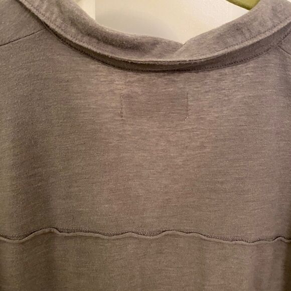 Abercrombie and Fitch Gray collared button down - Picture 11 of 16